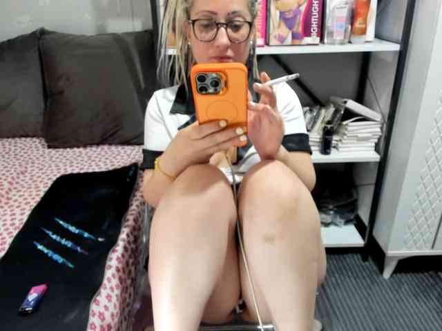 Bisexyeliz35 webcam