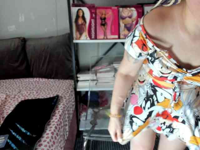 Bisexyeliz35 webcam