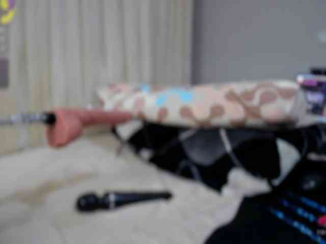 Bisexyeliz35 webcam