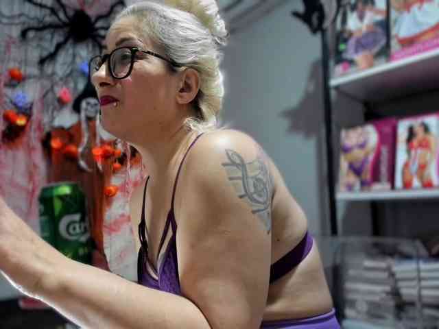 Bisexyeliz35