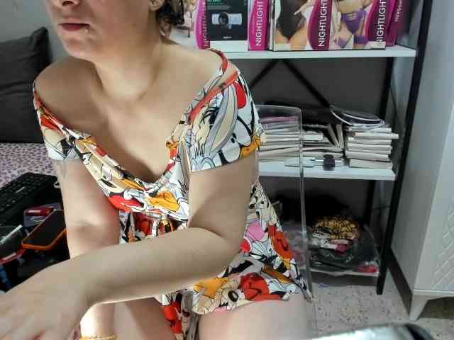 Bisexyeliz35 webcam