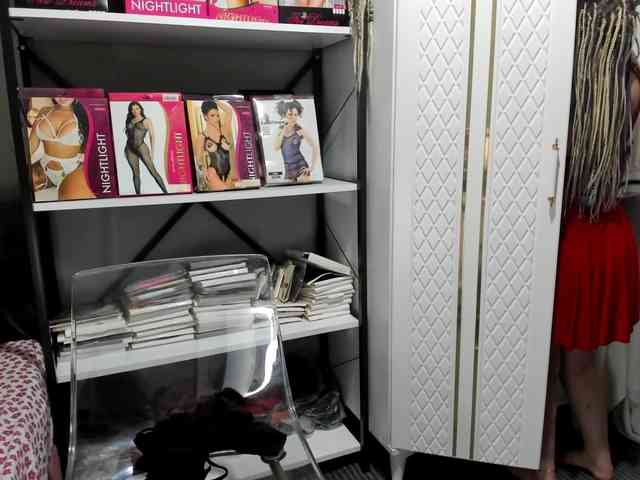Bisexyeliz35 webcam