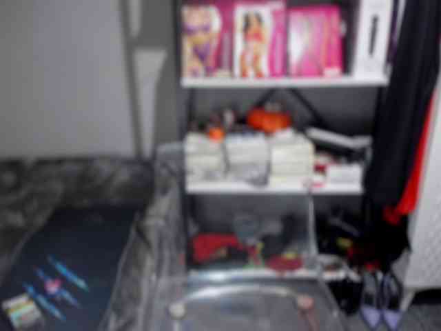 Bisexyeliz35 webcam
