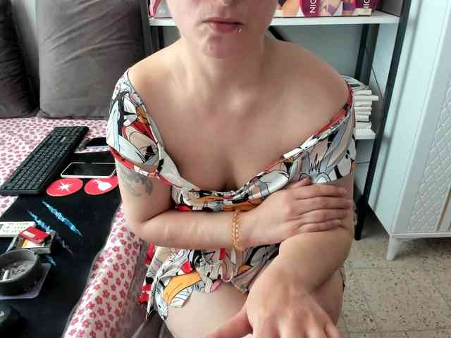 Bisexyeliz35 webcam
