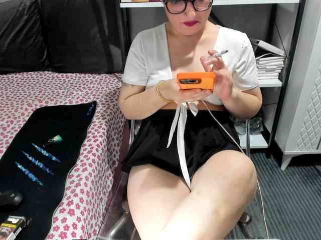 Bisexyeliz35 webcam