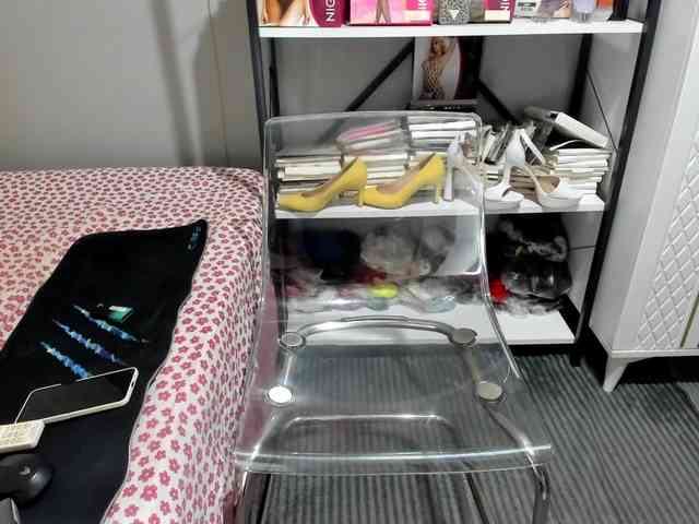 Bisexyeliz35 webcam