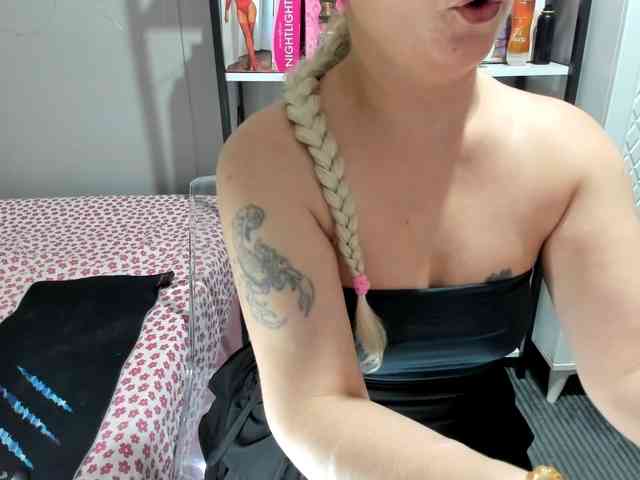 Bisexyeliz35 webcam