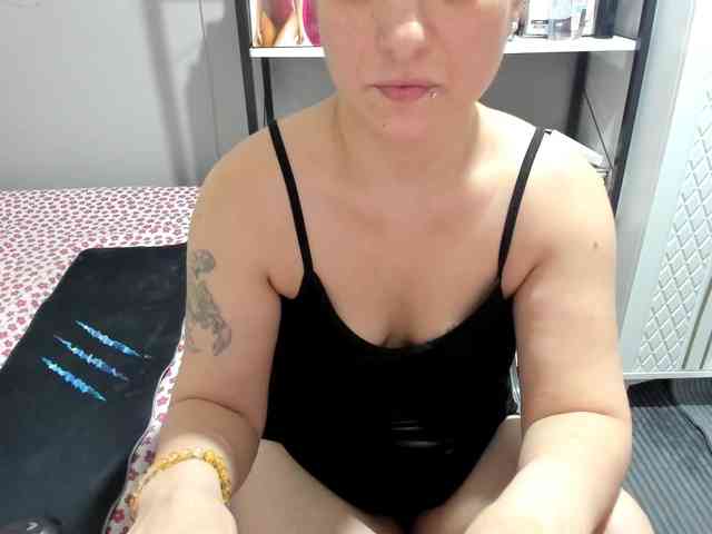 bisexyeliz35's live room