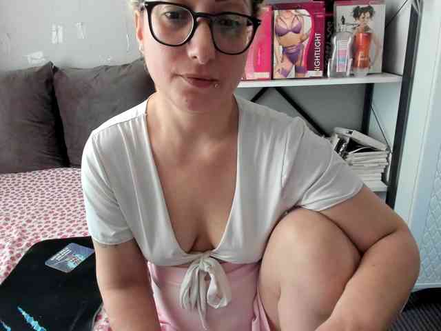 Bisexyeliz35 webcam