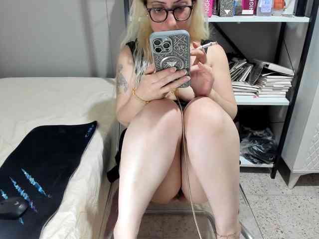 Bisexyeliz35 webcam