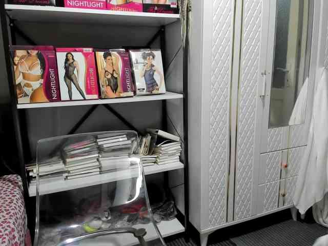 Bisexyeliz35 webcam