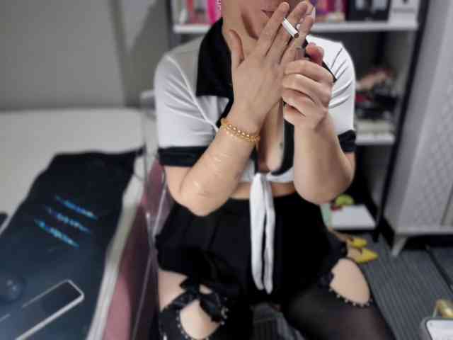 Bisexyeliz35 webcam