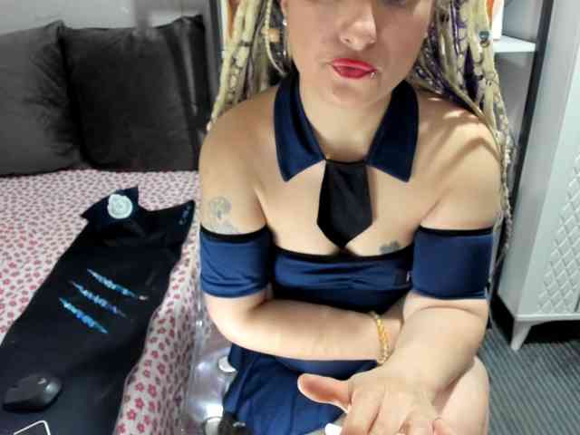Bisexyeliz35 webcam