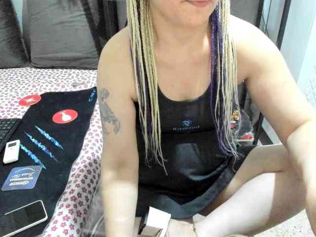 Bisexyeliz35 webcam