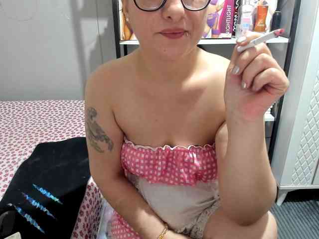 Bisexyeliz35 webcam