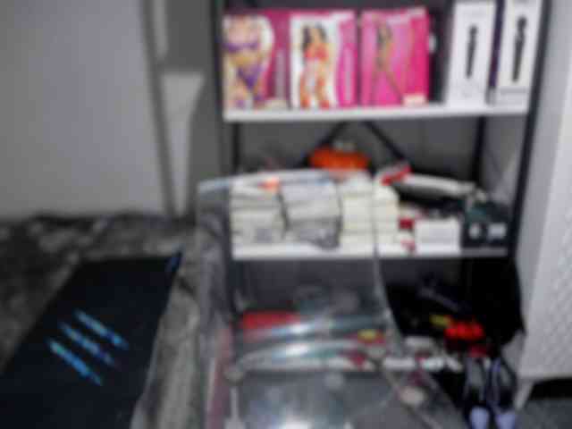 Bisexyeliz35's webcam live show