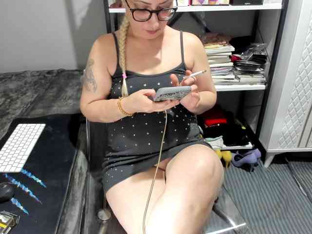 Bisexyeliz35 webcam