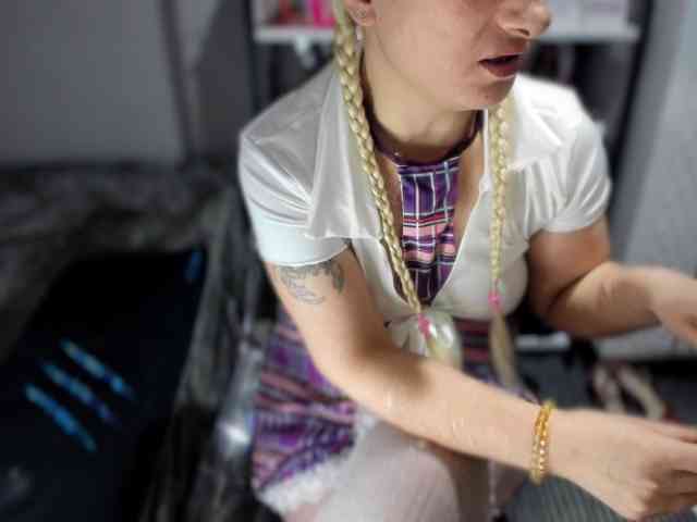 Bisexyeliz35 webcam