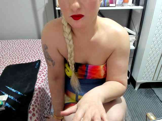 Bisexyeliz35 webcam