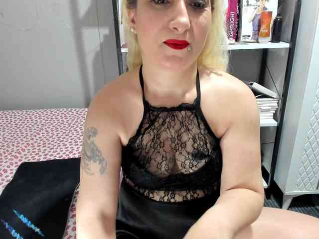 Bisexyeliz35 webcam