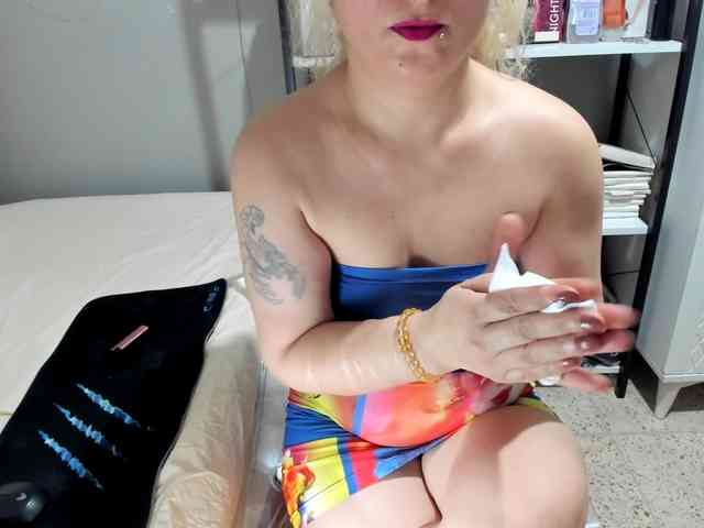 Bisexyeliz35 webcam