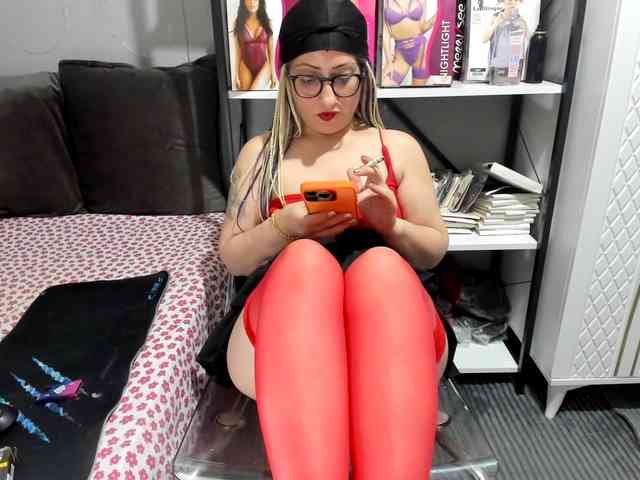 bisexyeliz35's live room