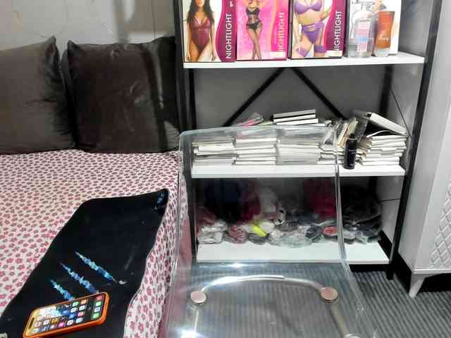 Bisexyeliz35 webcam