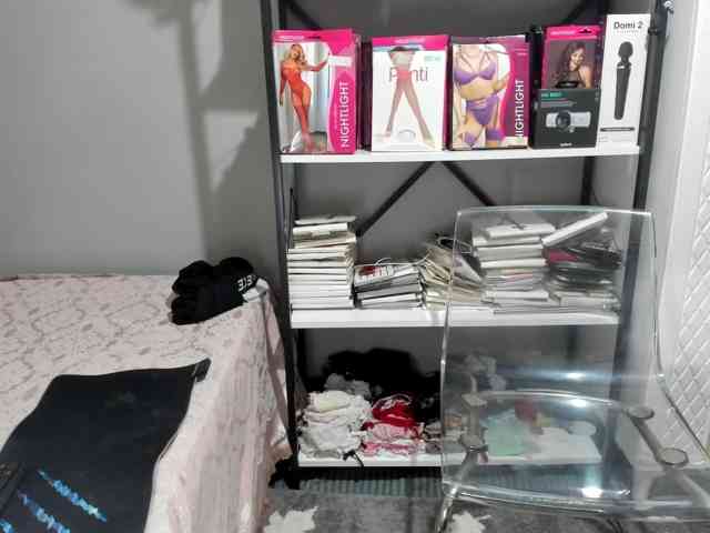 Bisexyeliz35 webcam