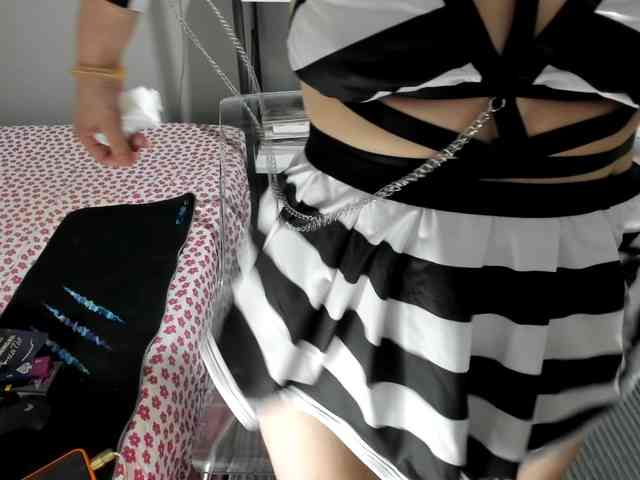 Bisexyeliz35 webcam
