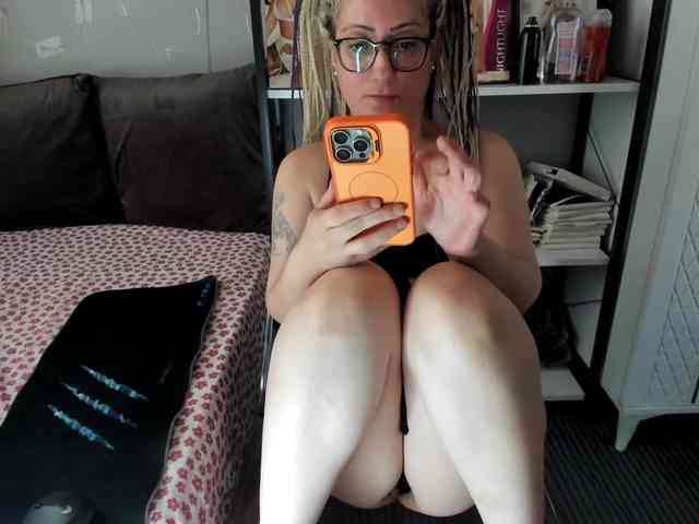 Bisexyeliz35 webcam