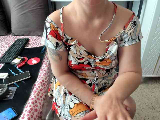 Bisexyeliz35 webcam