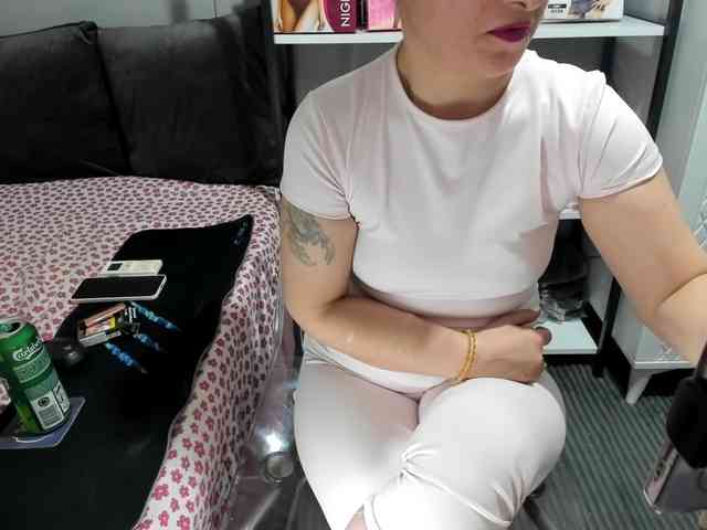 Bisexyeliz35 webcam
