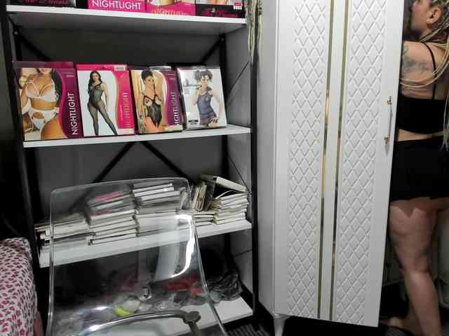 Bisexyeliz35 webcam