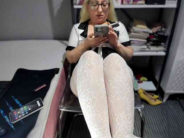 Bisexyeliz35 webcam