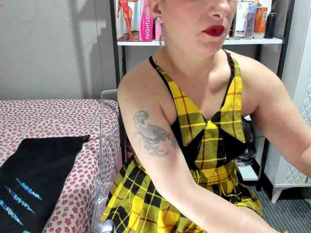 Bisexyeliz35 webcam