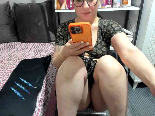 Bisexyeliz35 webcam