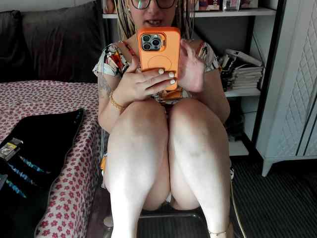 Bisexyeliz35 webcam