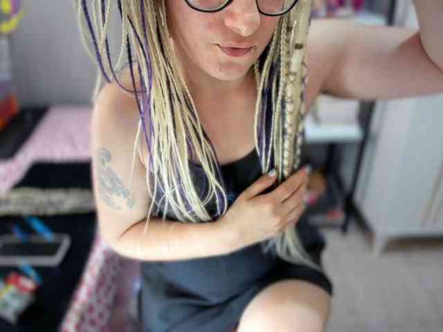 Bisexyeliz35 webcam