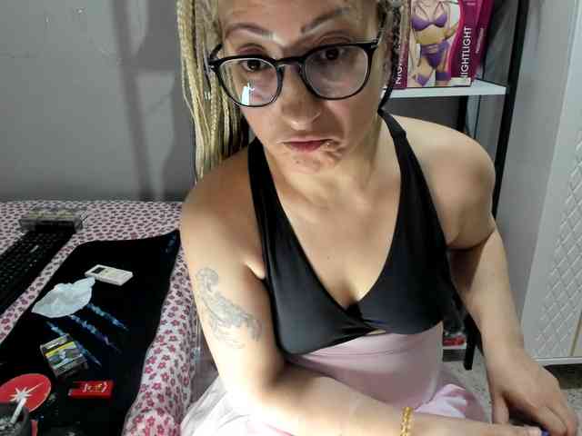 Bisexyeliz35 webcam