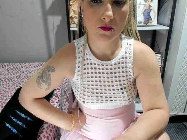 Bisexyeliz35 webcam