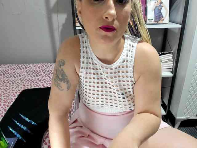 Bisexyeliz35 webcam