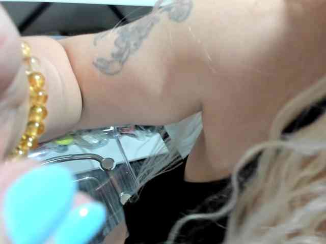 Bisexyeliz35 webcam
