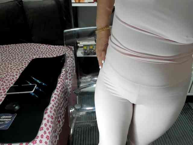 Bisexyeliz35 webcam
