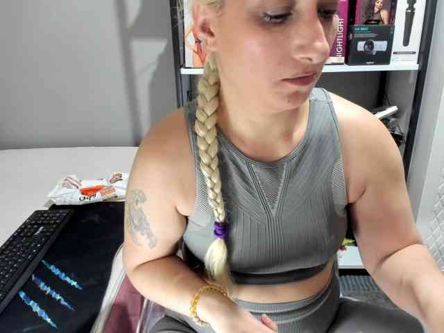 Bisexyeliz35 webcam