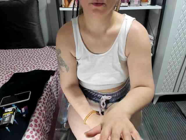 Bisexyeliz35 webcam