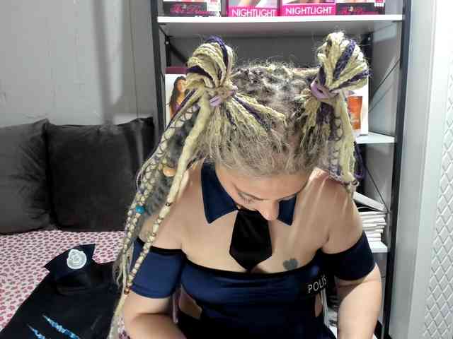 Bisexyeliz35 webcam