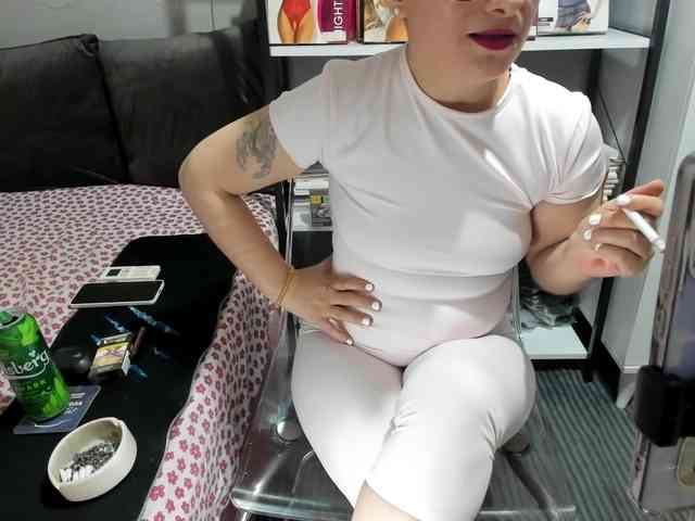 Bisexyeliz35 webcam