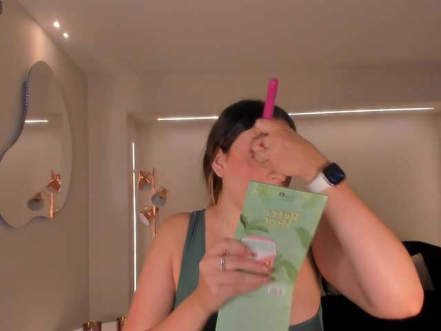 BellaRose's BongaCams show and profile