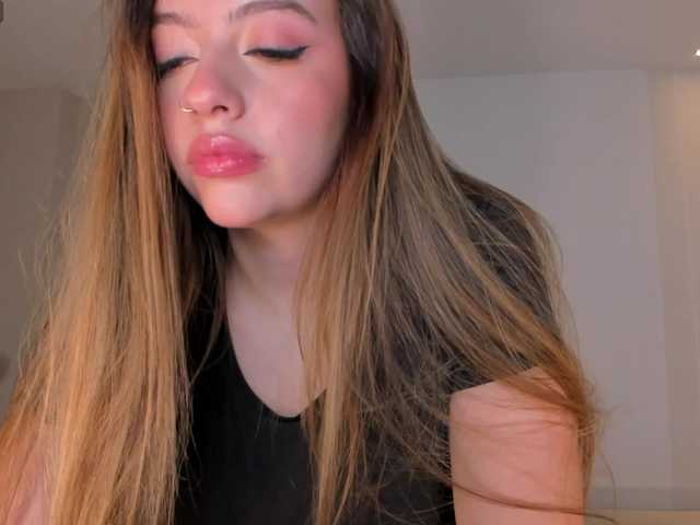 BellaRose's BongaCams show and profile