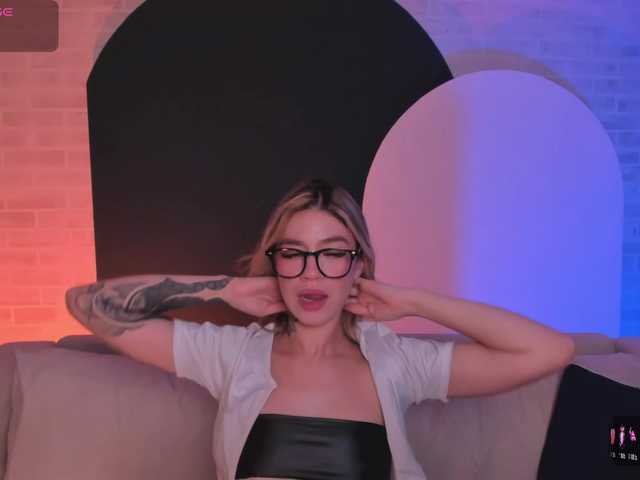 ViolettHansson live cam on BongaCams